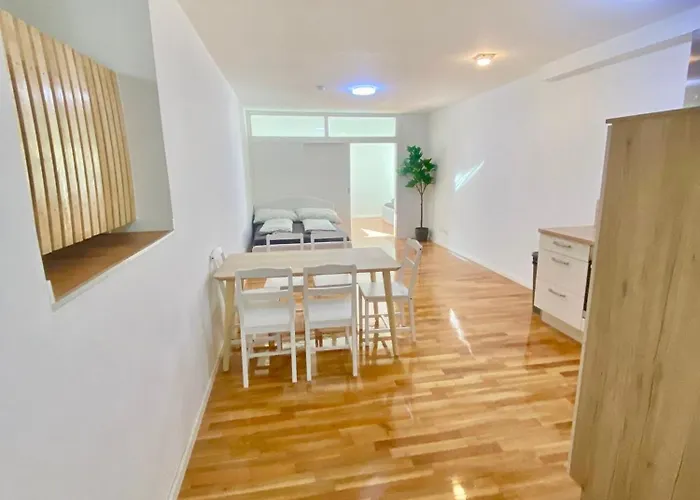 With Terrace & Free Parking Apartament